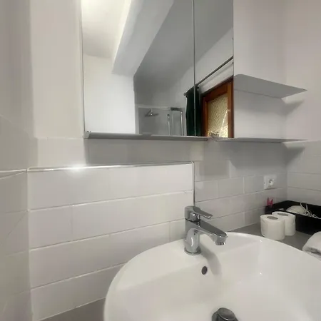 Paraggi's Home, Santa Margherita Ligure, 60 Sqm, 1bedroom 1bathroom, In The Santa Margherita Ligure, Wifi, Air Conditioning Private Garage Available On Request At 25,00 Per Night *