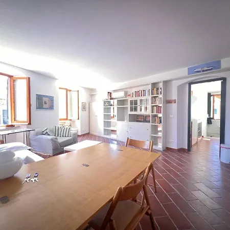 Apartment Paraggi's House