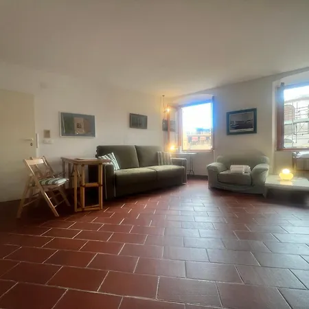 Paraggi's Home,