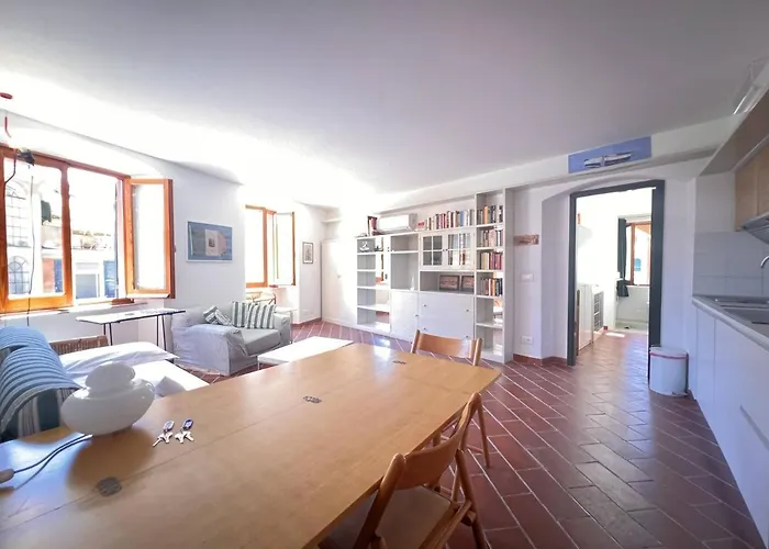 Apartment Paraggi's Home,