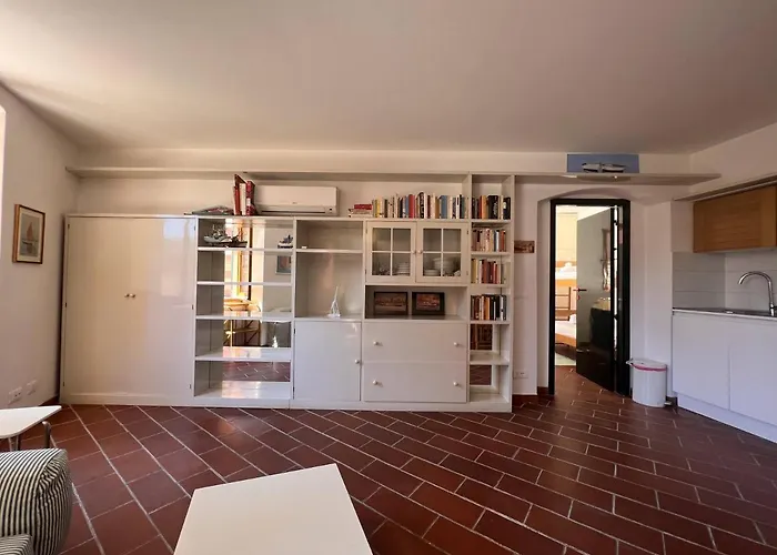 Paraggi's Home,