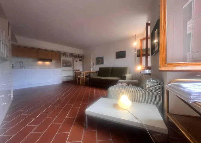 Paraggi's Home, Apartment